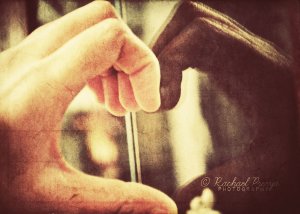 hand-mirror-heart-reflection-photo